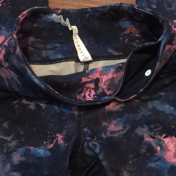 LULULEMON LEGGINGS - Picture 5 of 6